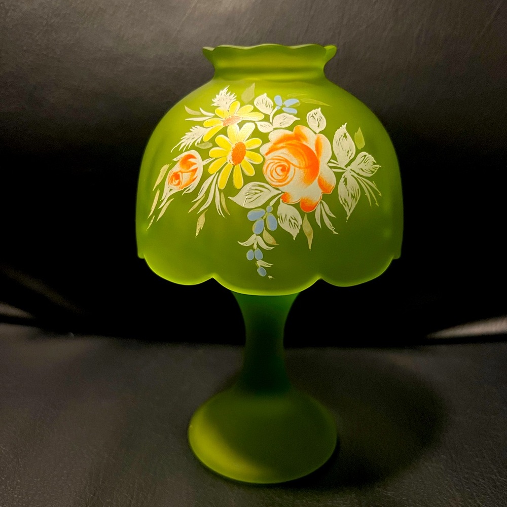 Vintage ✨ Westmoreland Painted Green Frosted Fairy Lamp